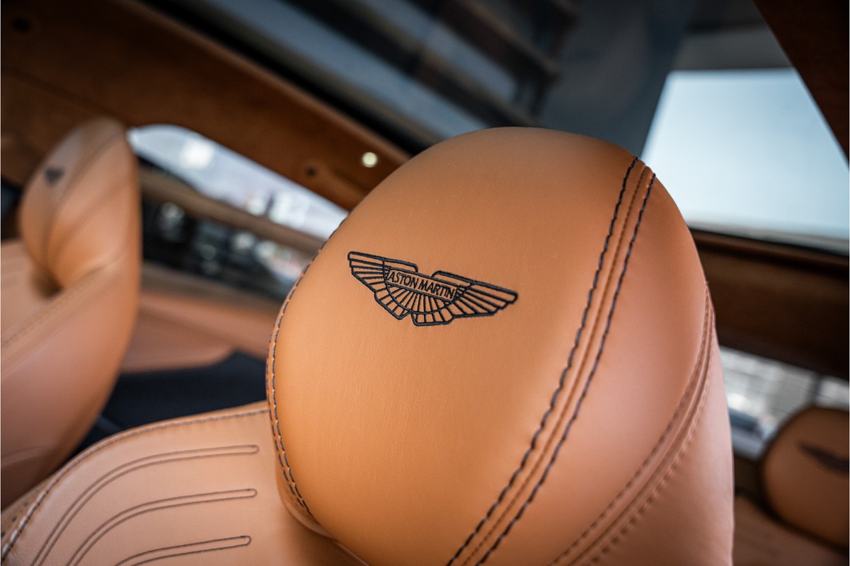 Aston Martin DBX