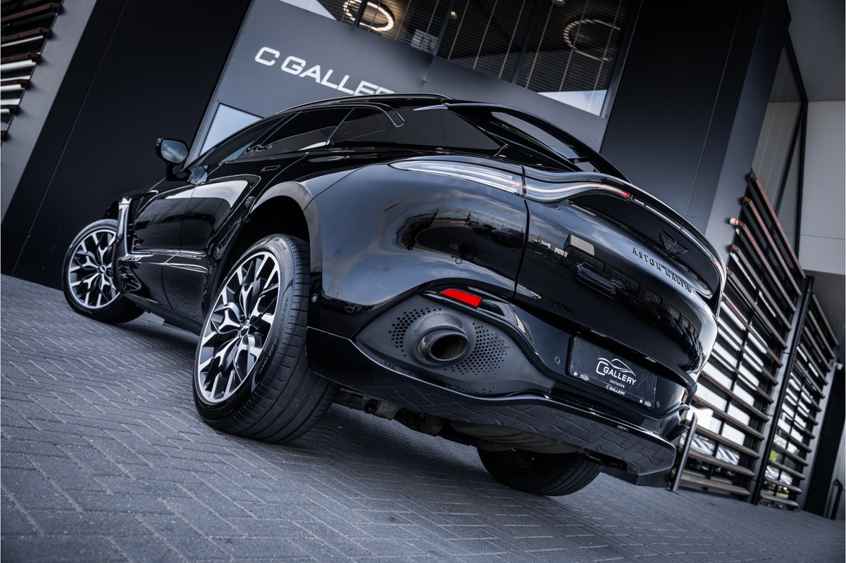Aston Martin DBX