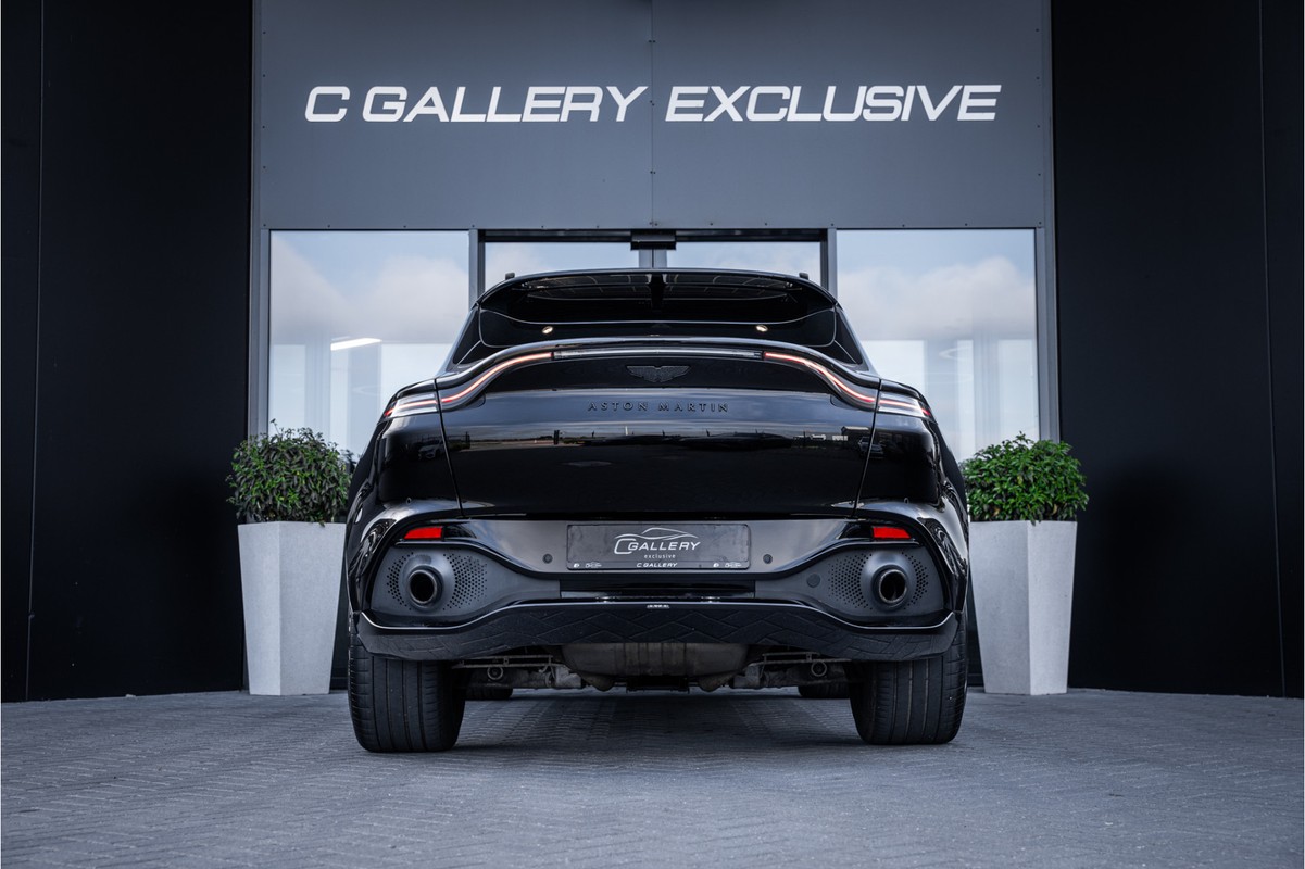 Aston Martin DBX