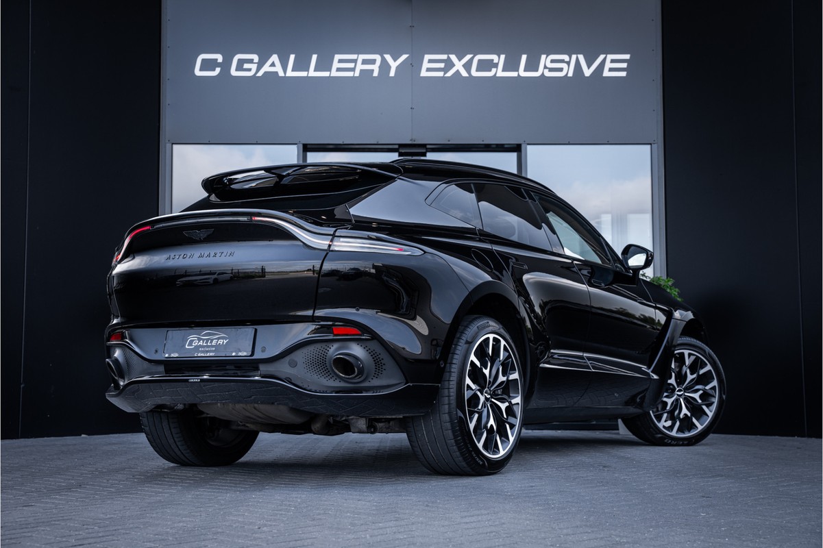 Aston Martin DBX