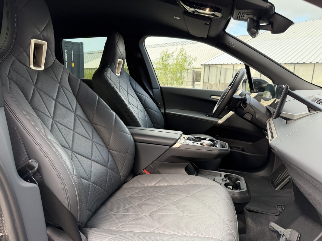 BMW iX