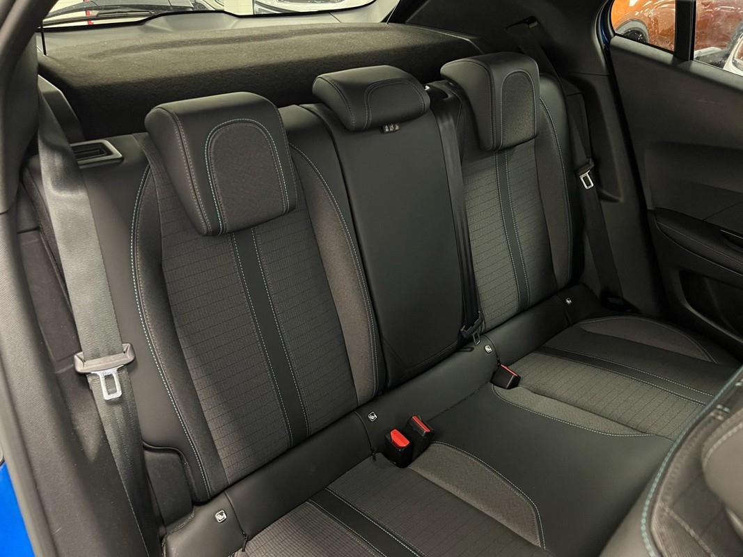 Peugeot e-2008