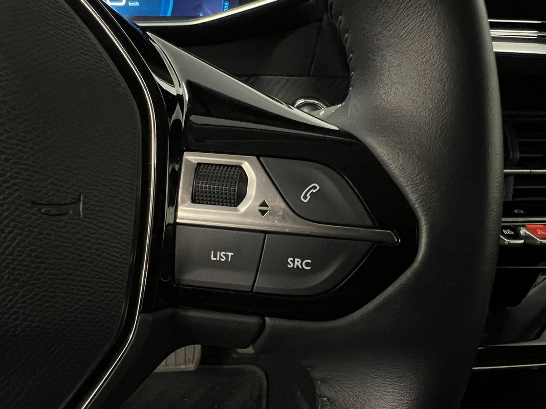Peugeot e-2008