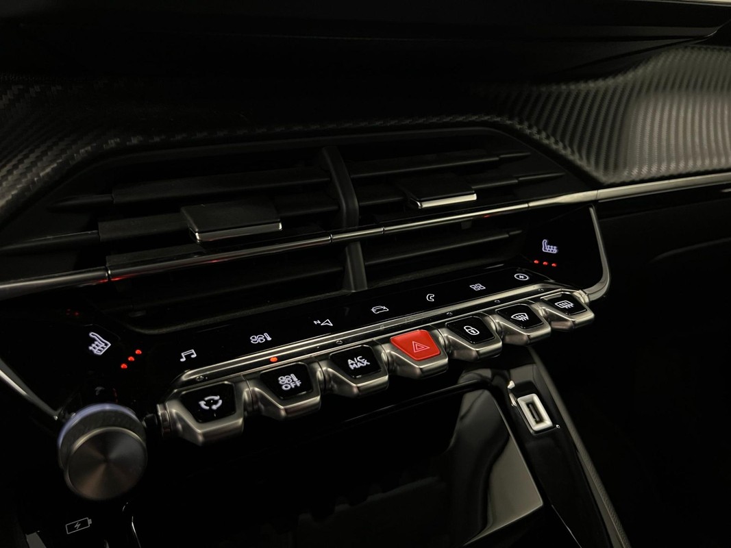 Peugeot e-2008