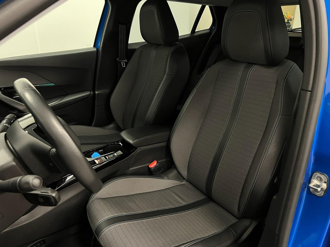 Peugeot e-2008