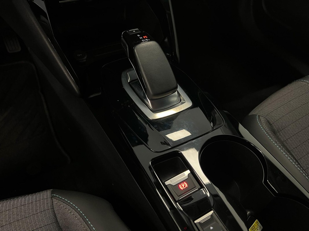 Peugeot e-2008