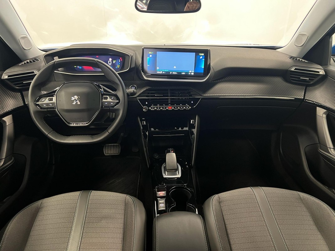 Peugeot e-2008