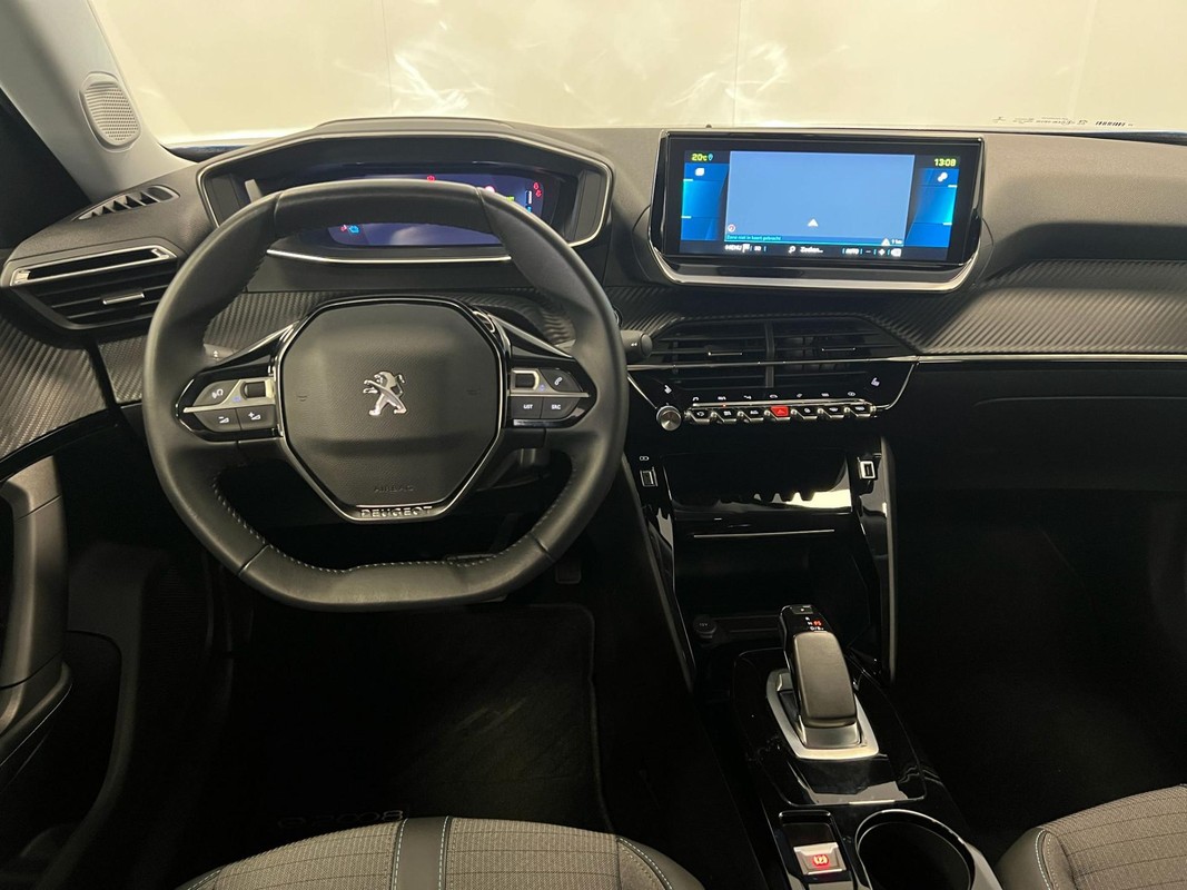 Peugeot e-2008