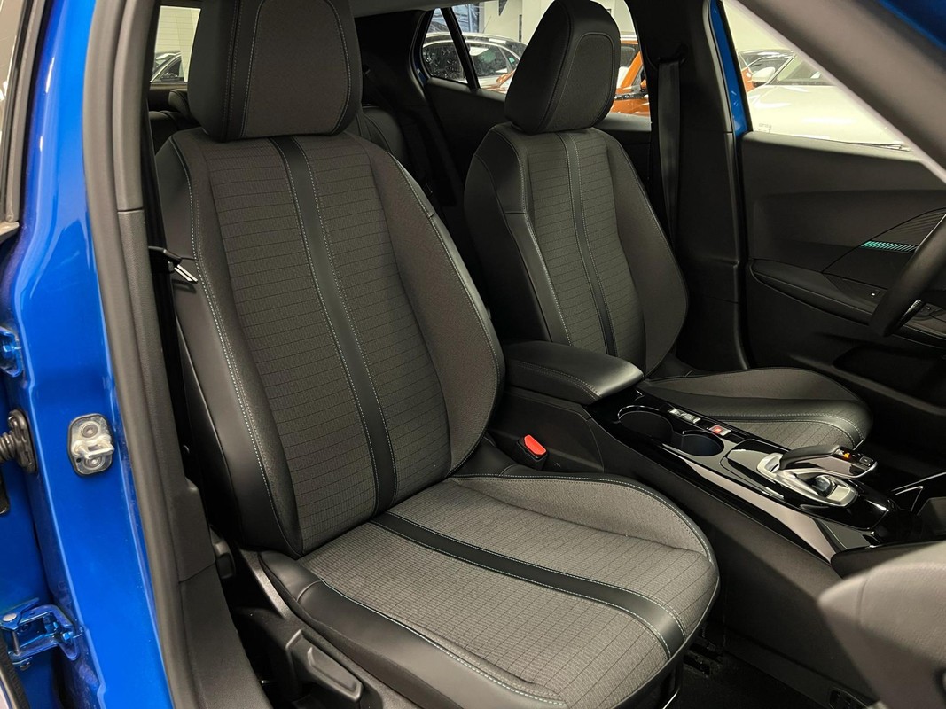 Peugeot e-2008