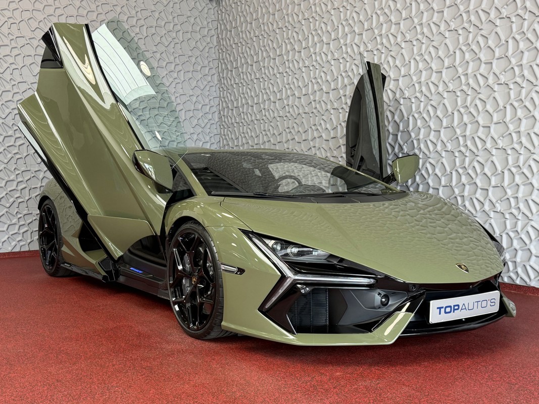 Lamborghini Revuelto