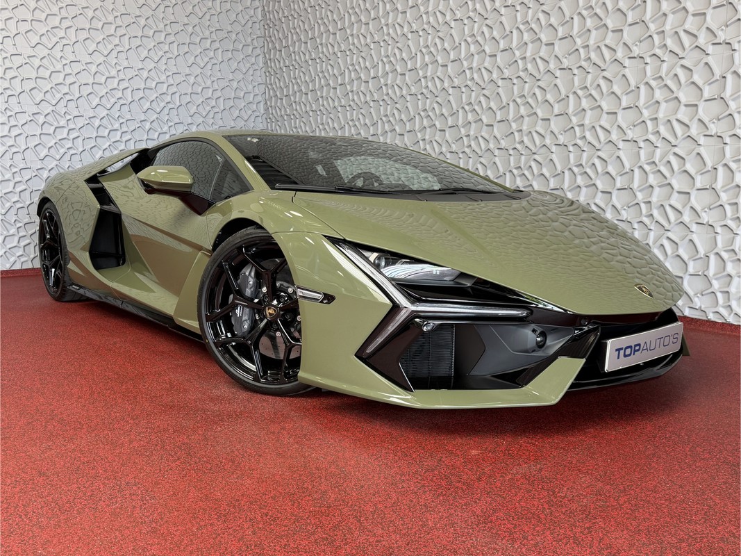 Lamborghini Revuelto
