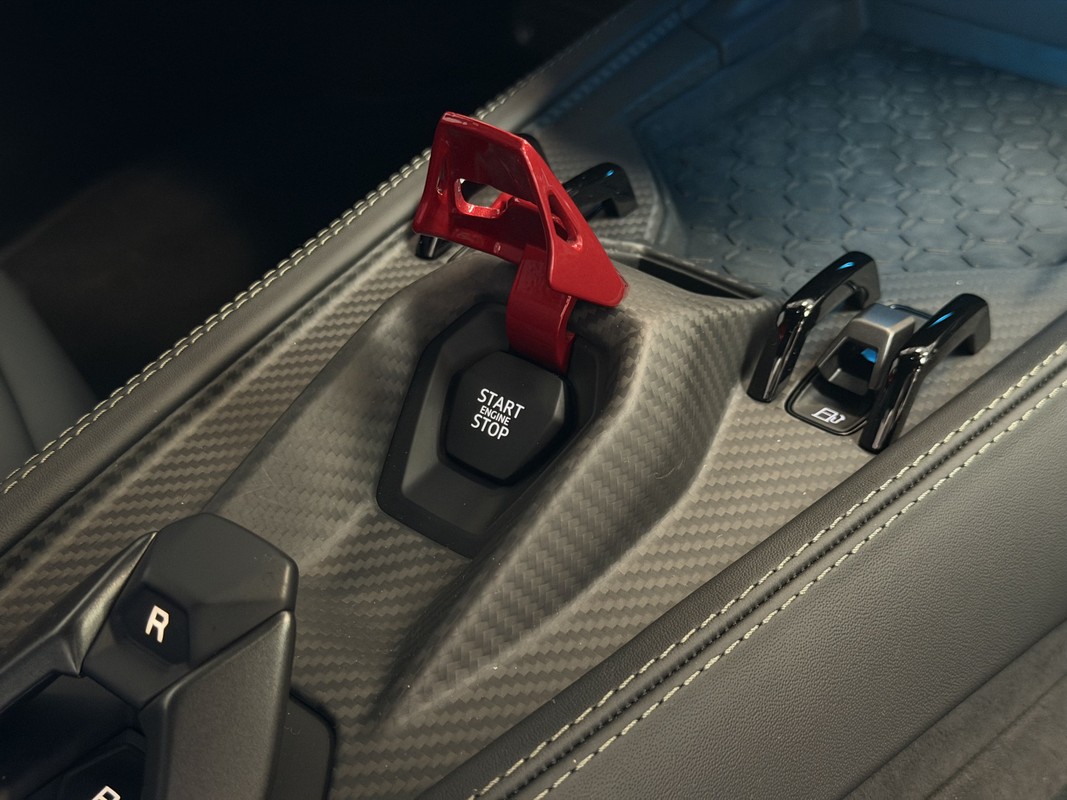 Lamborghini Revuelto
