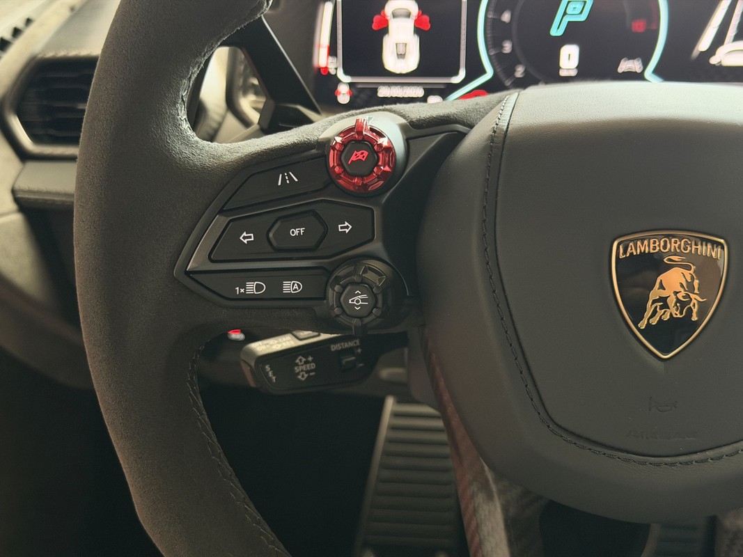 Lamborghini Revuelto