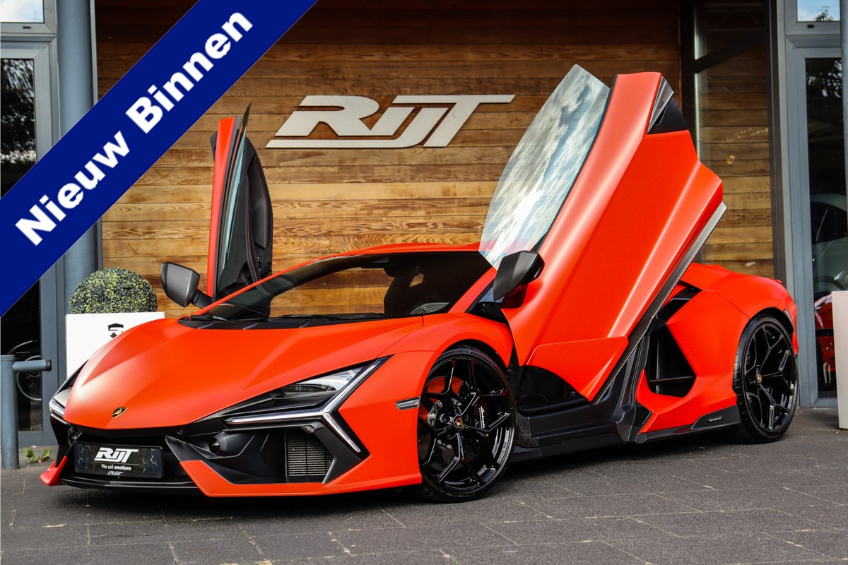 Lamborghini Revuelto