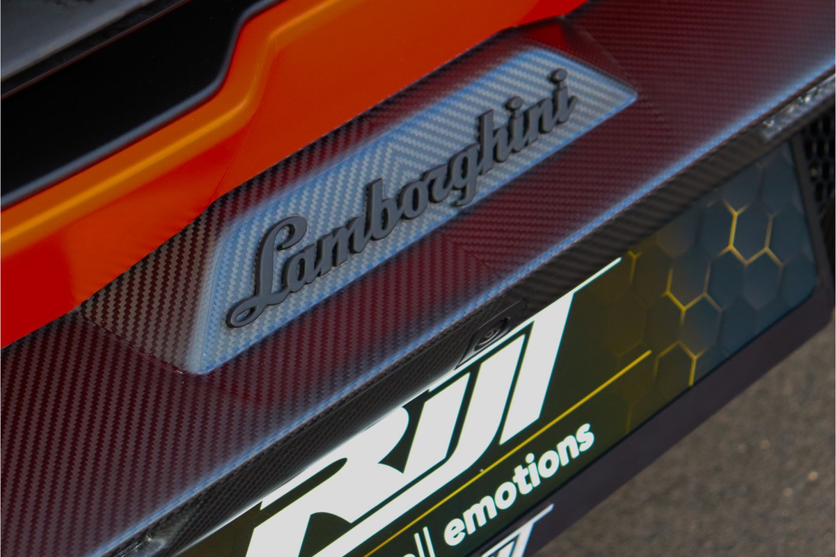 Lamborghini Revuelto