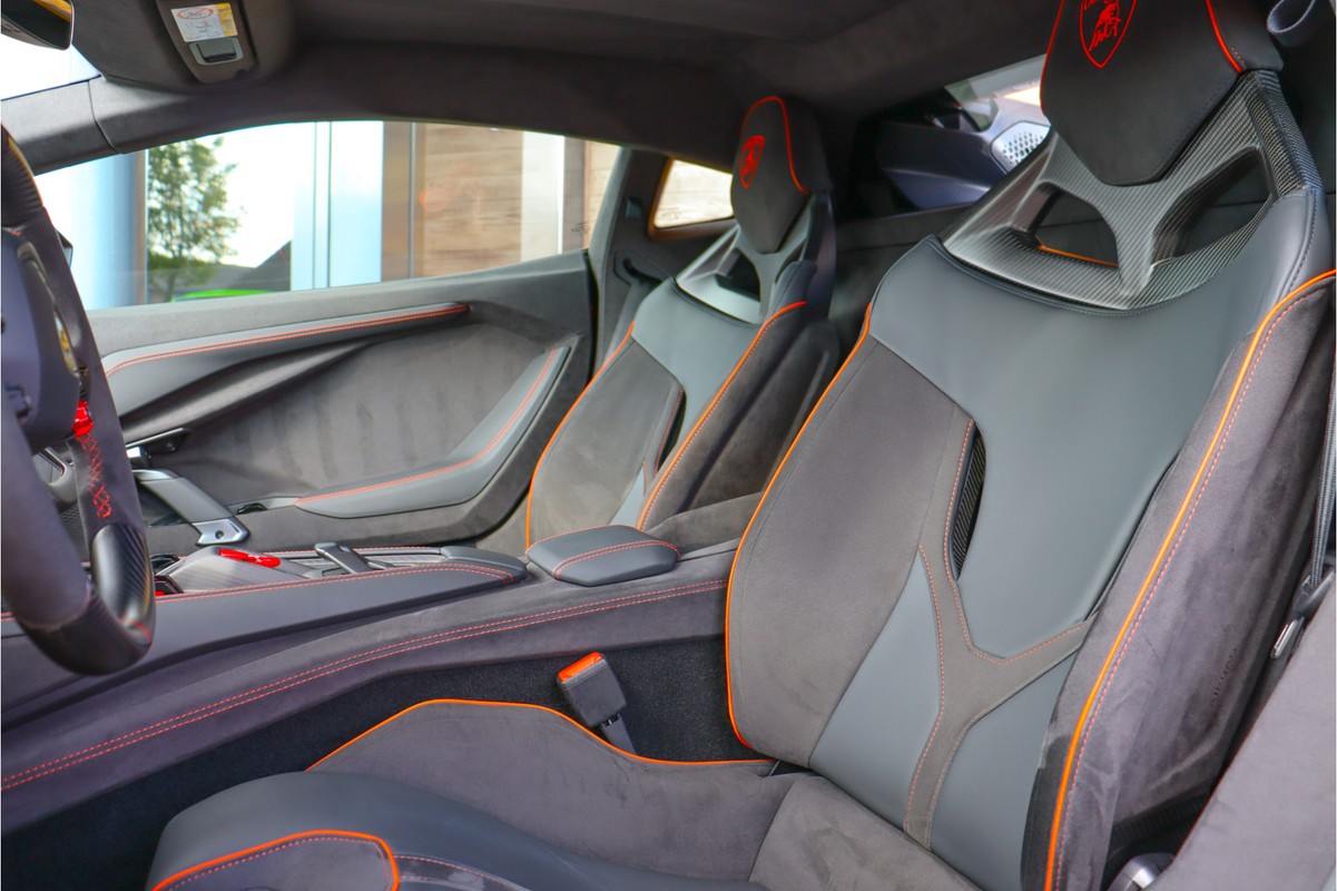 Lamborghini Revuelto