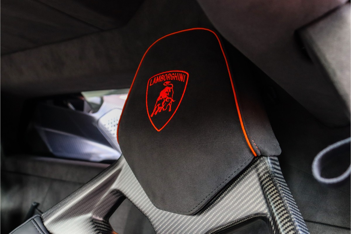 Lamborghini Revuelto
