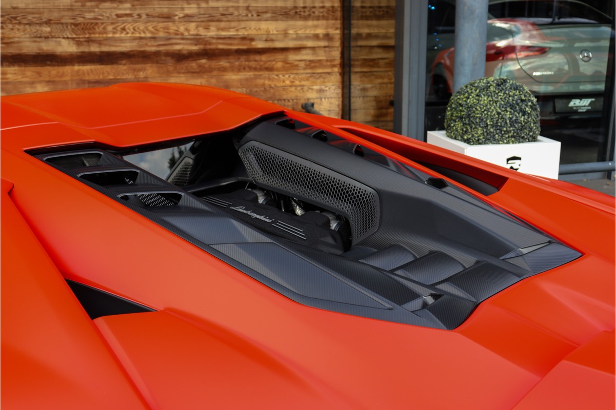 Lamborghini Revuelto