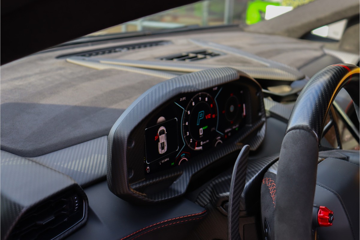 Lamborghini Revuelto
