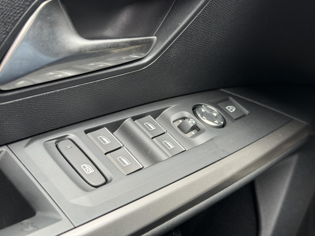Peugeot e-3008