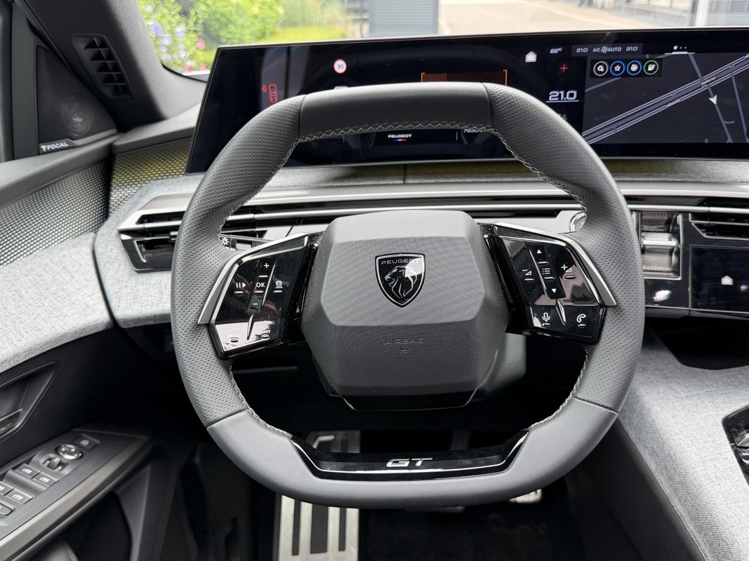 Peugeot e-3008