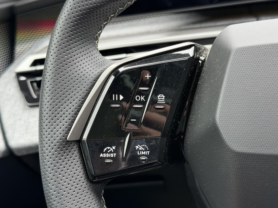 Peugeot e-3008