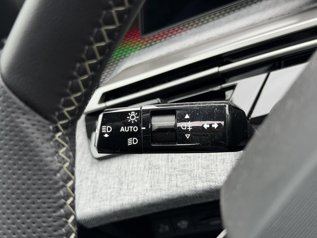 Peugeot e-3008