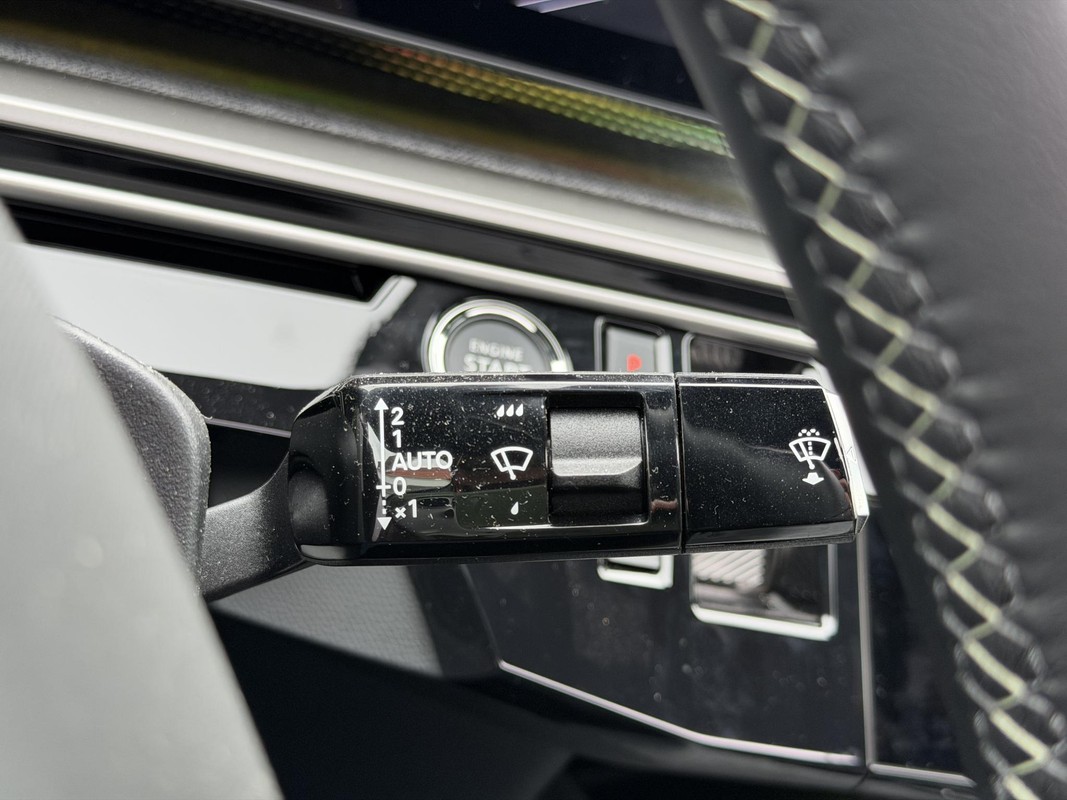Peugeot e-3008