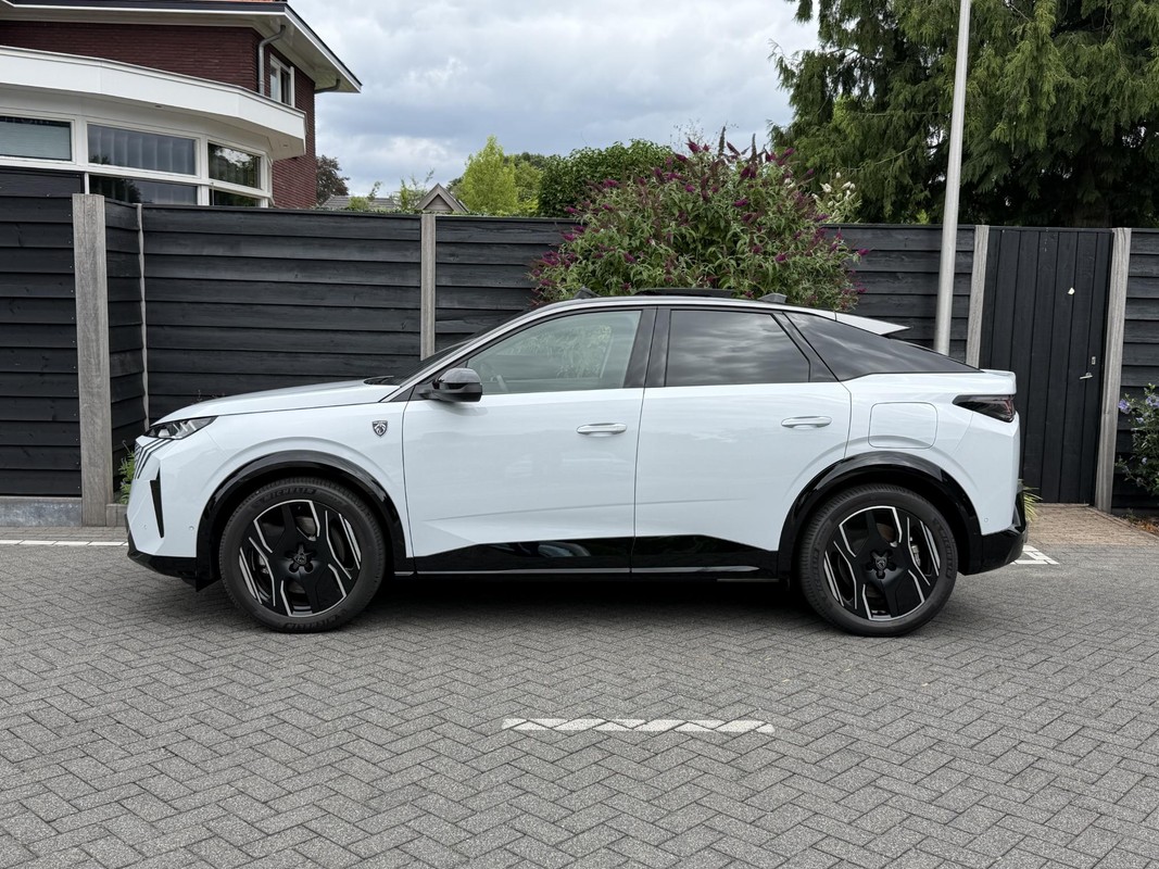 Peugeot e-3008
