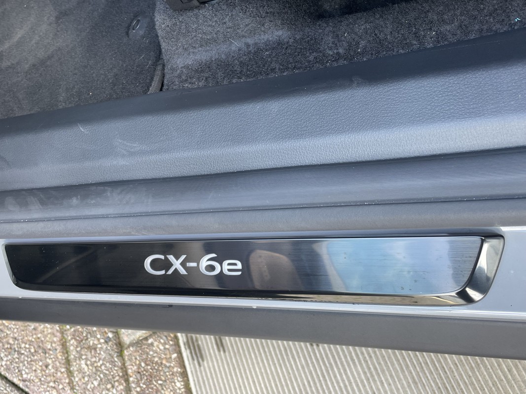 Mazda CX-6e