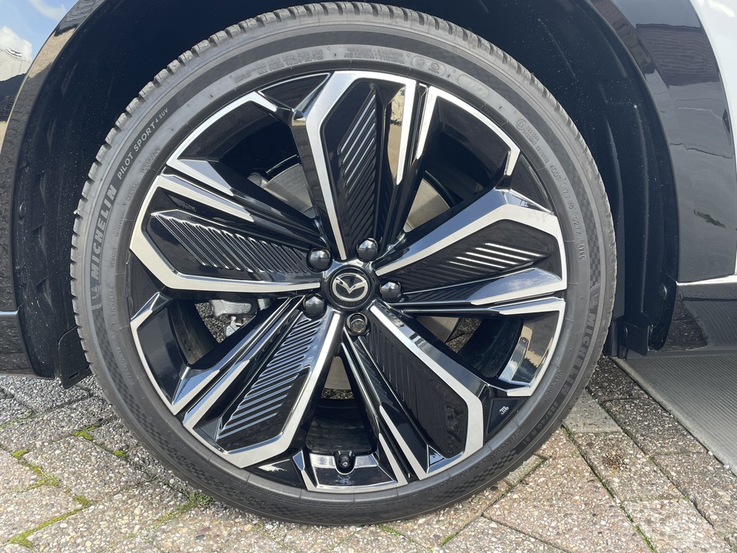 Mazda CX-6e