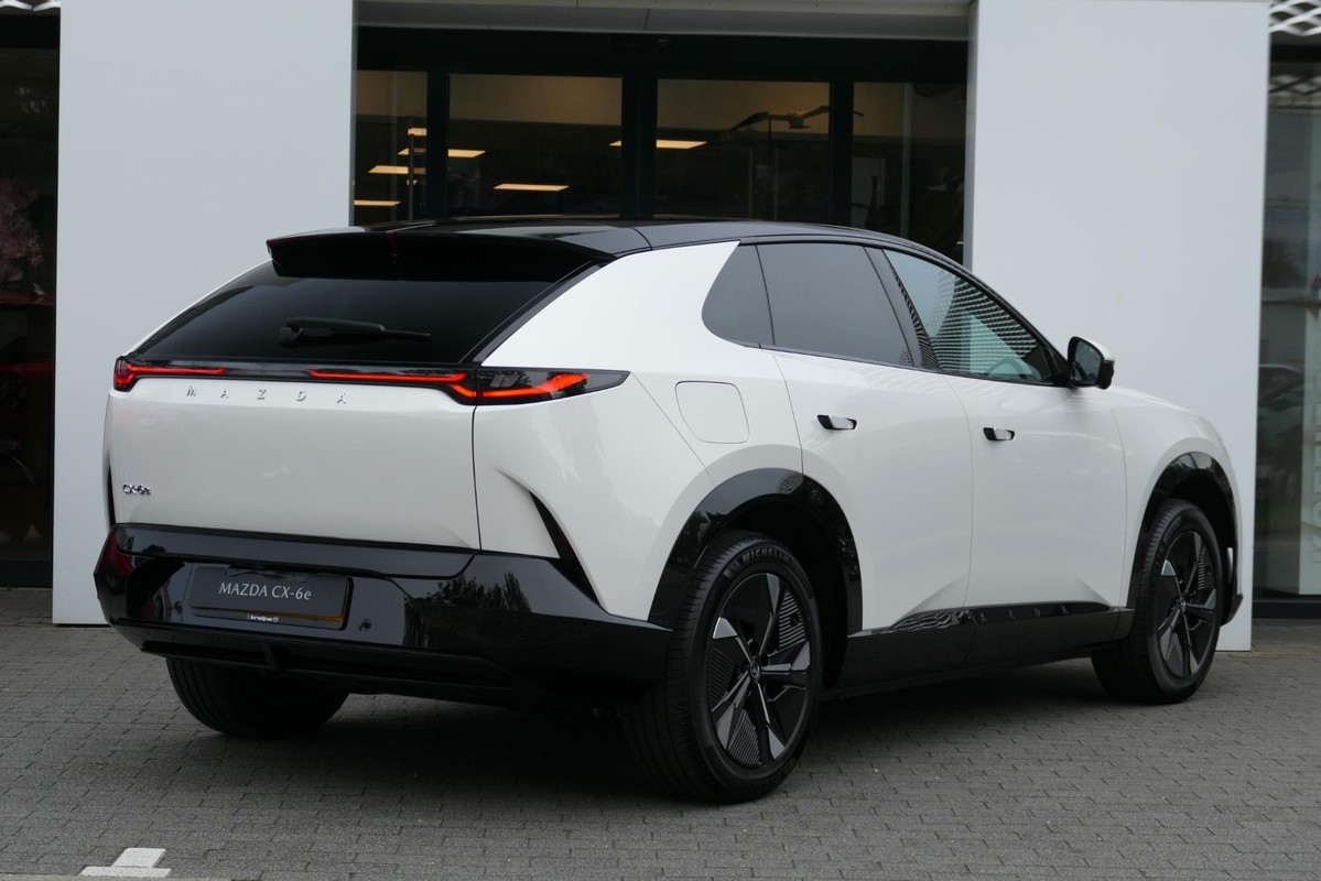 Mazda CX-6e