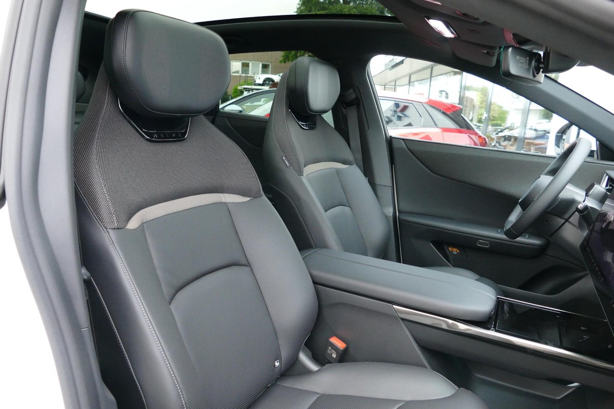 Mazda CX-6e