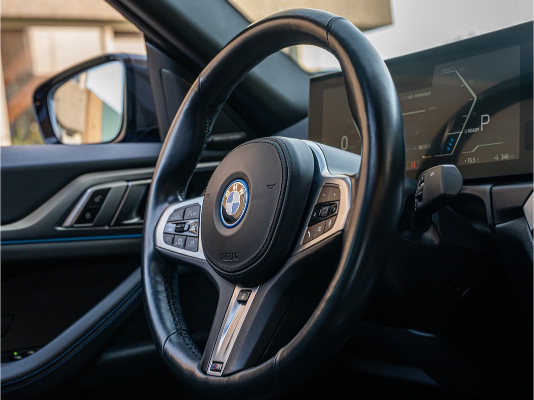 BMW i4
