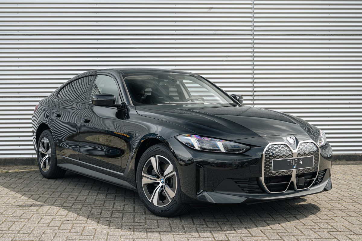 BMW i4