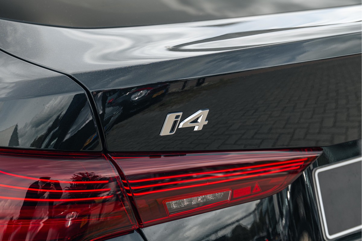 BMW i4