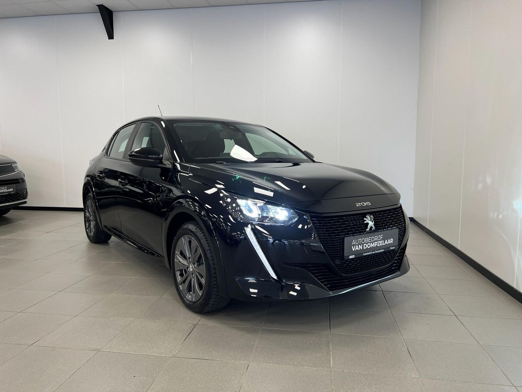 Peugeot e-208