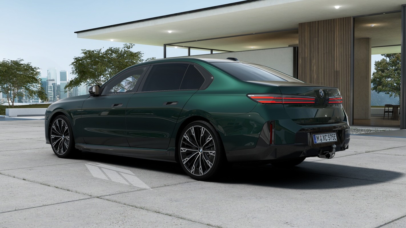 BMW i7