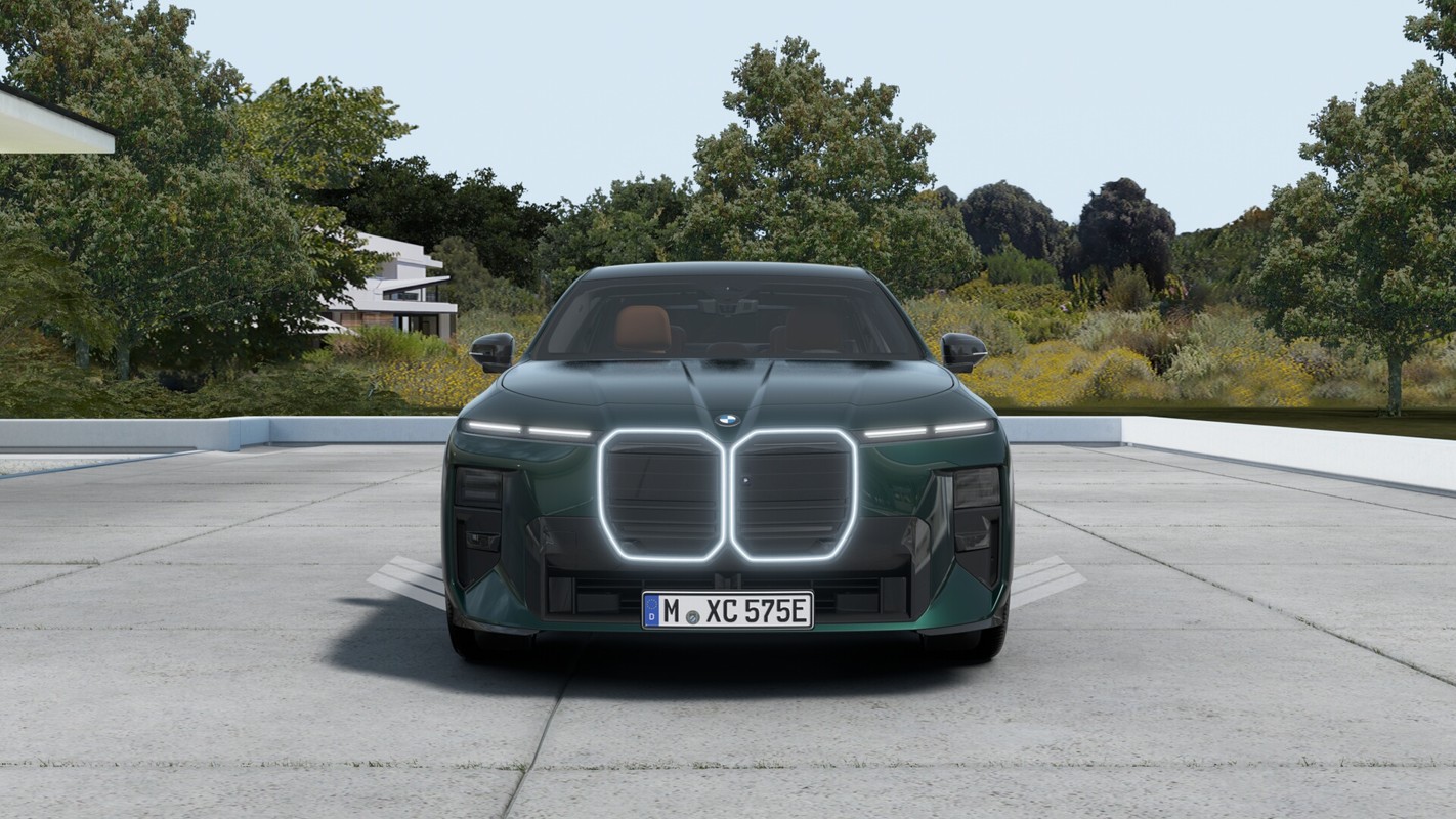 BMW i7