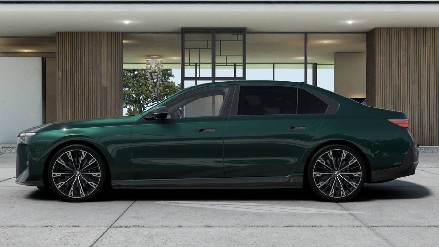BMW i7