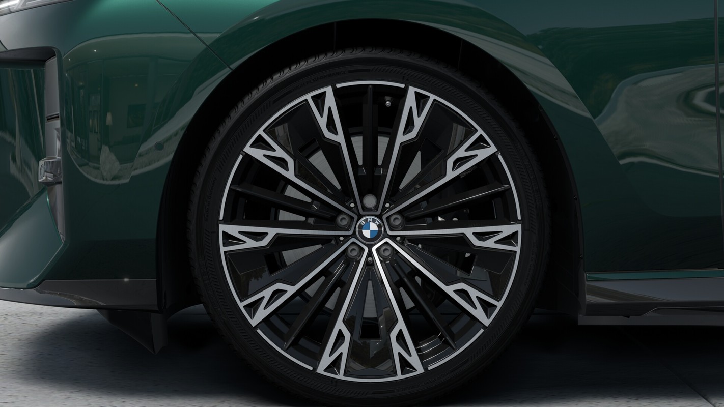 BMW i7