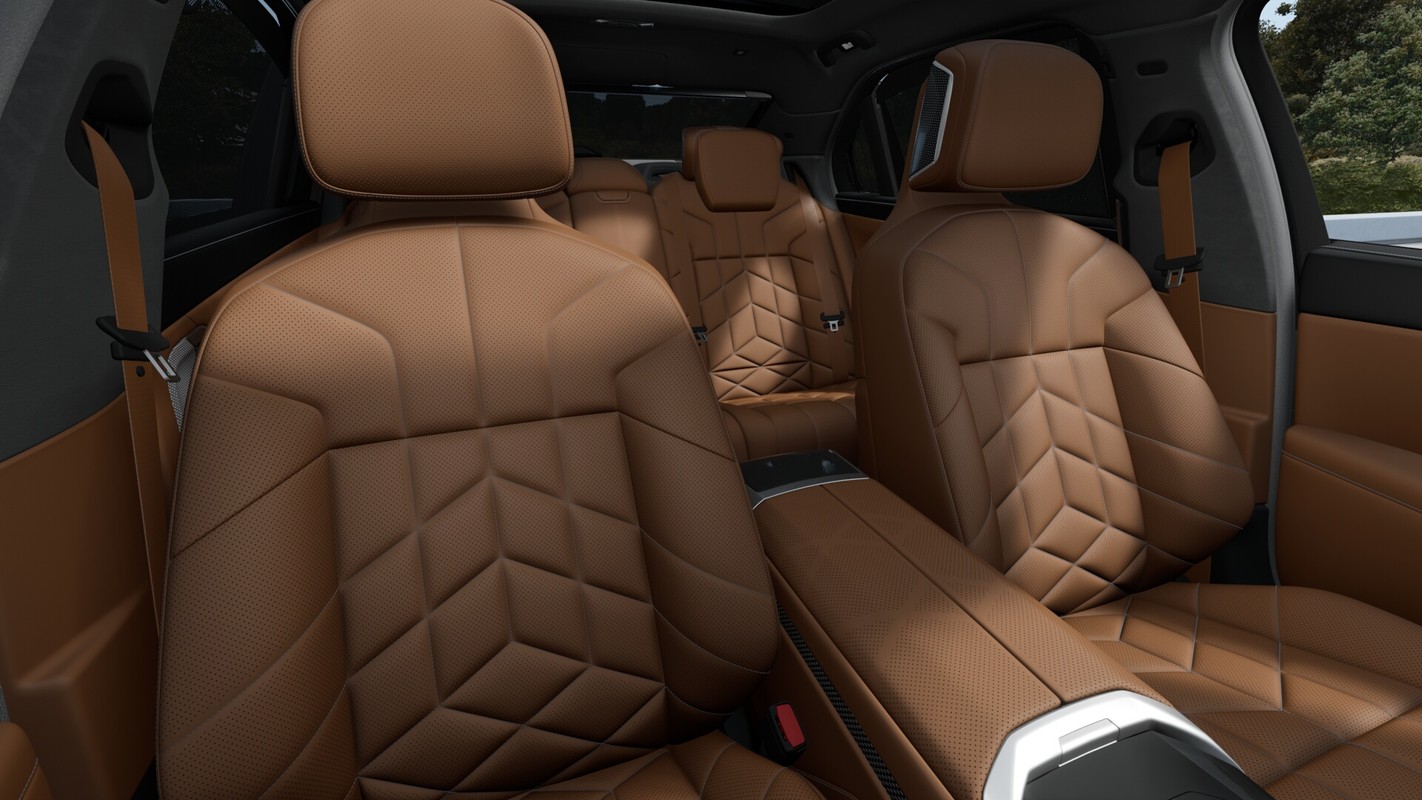 BMW i7