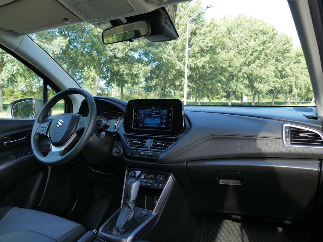 Suzuki S-Cross
