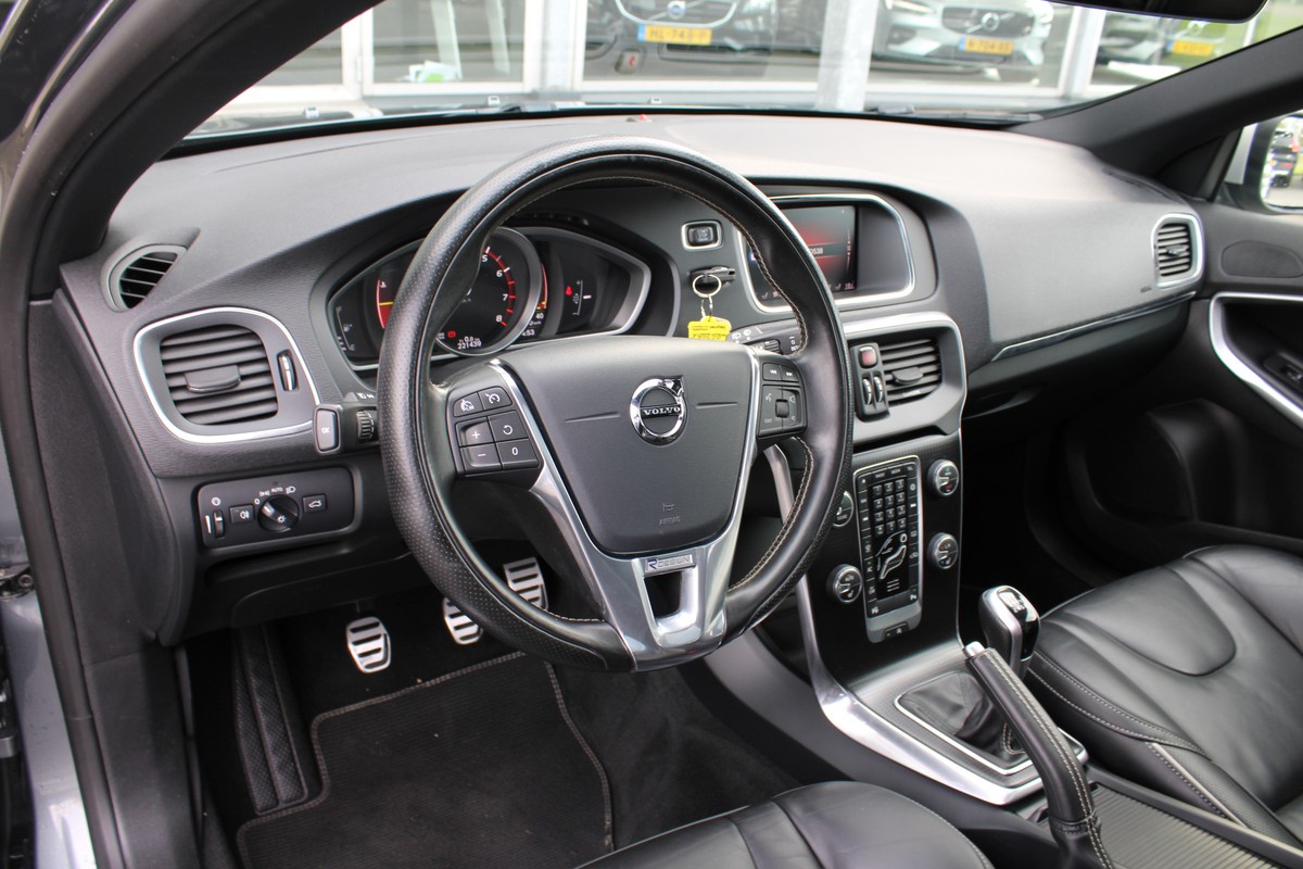 Volvo V40