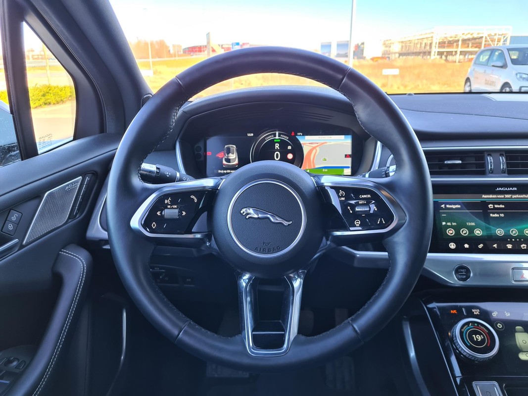 Jaguar I-PACE