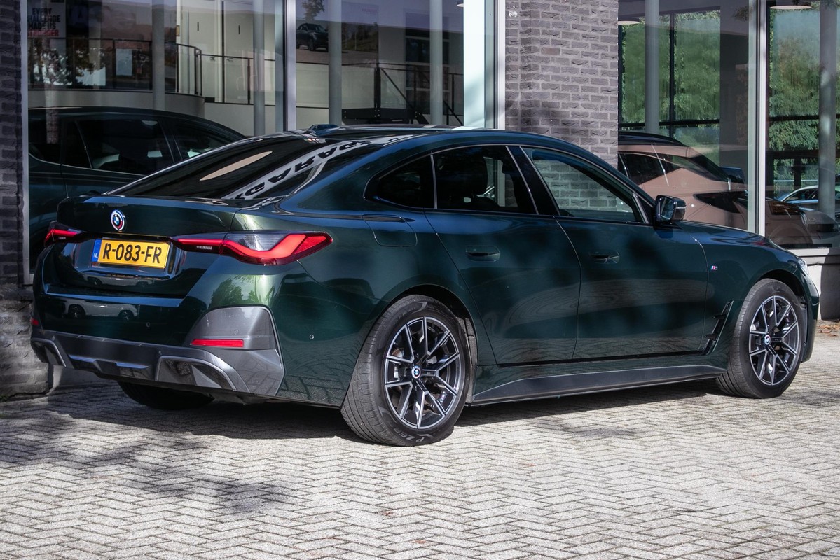 BMW i4