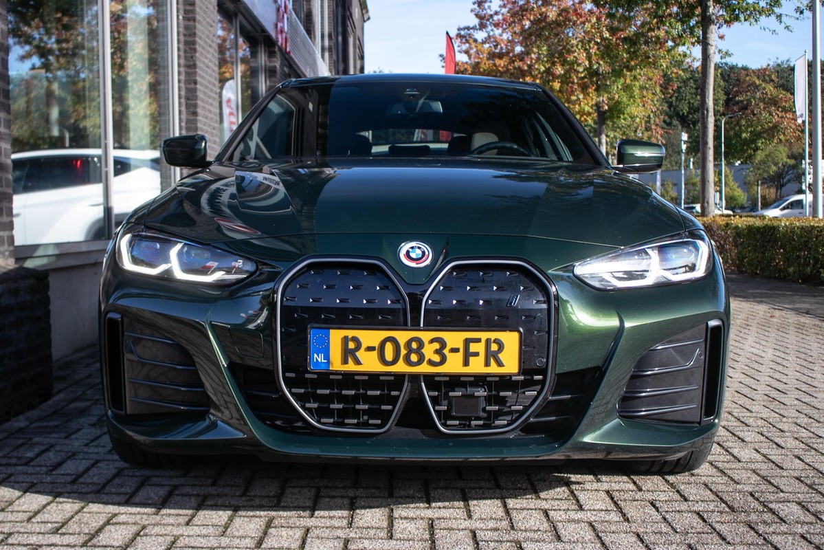 BMW i4