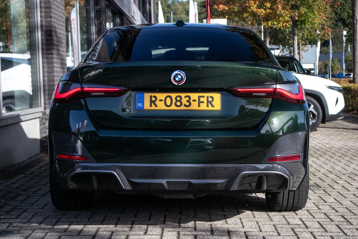 BMW i4