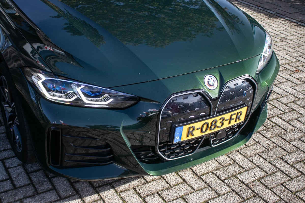 BMW i4
