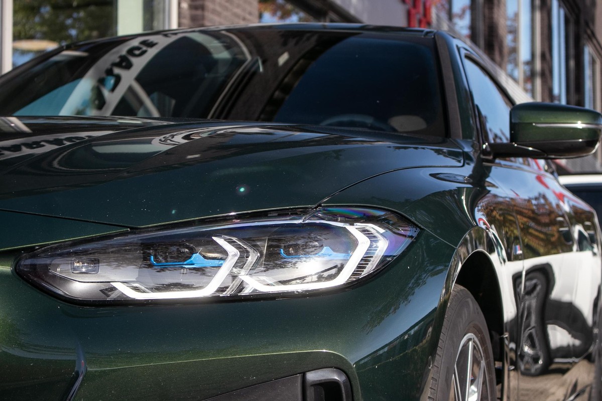 BMW i4